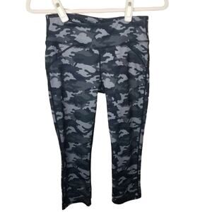 Fabletics Womens Camo Cropped Leggings Size S Camouflage Activewear Athletic